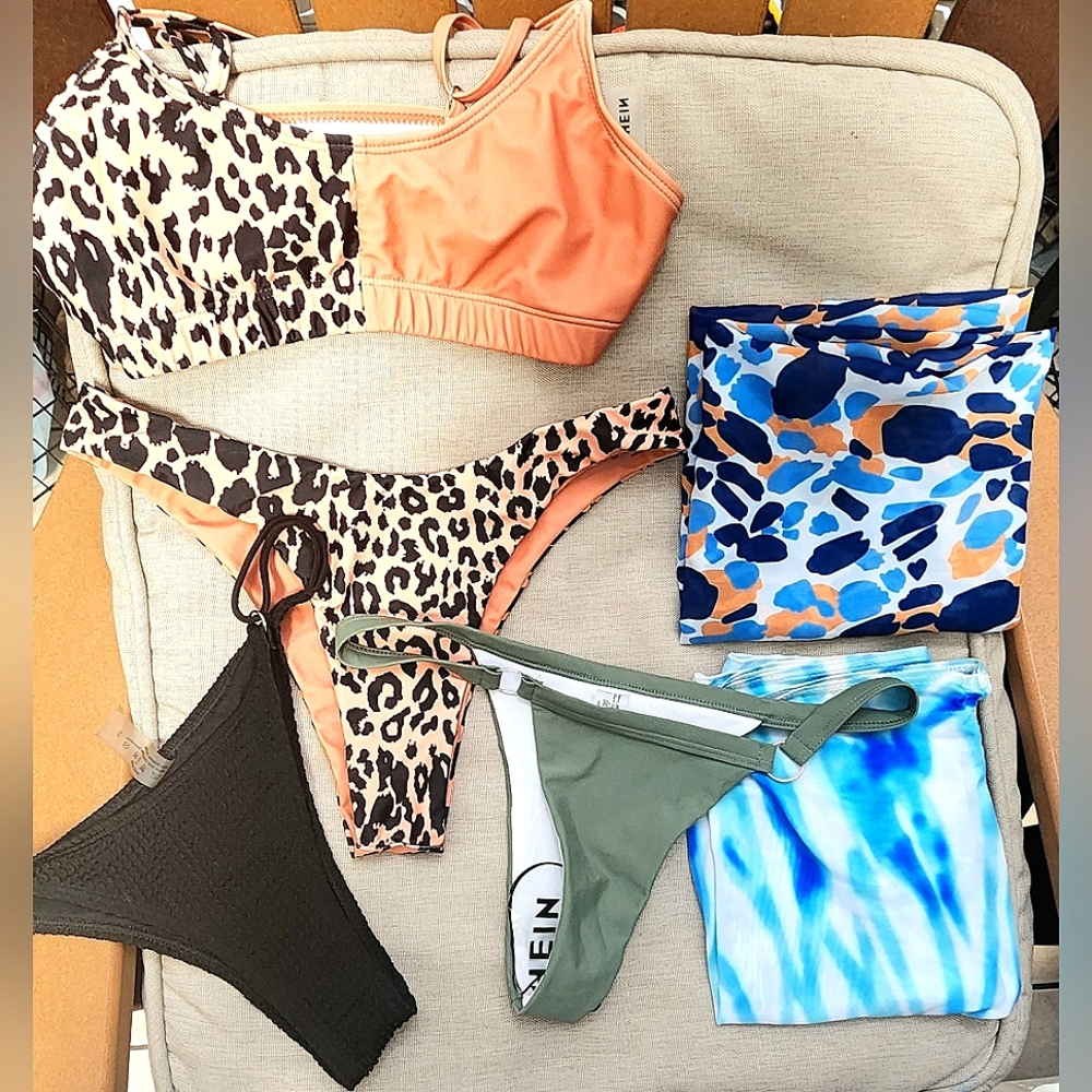 BIKINI BUNDLE W/ 2 COVERUPS & 2 BOTTOMS 6 PIECE BUNDLE
